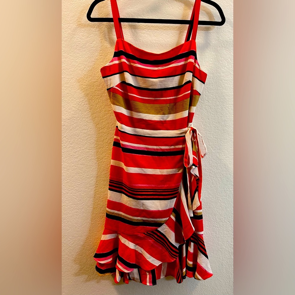 ⭐️2 /$20⭐️GUC Nicole Miller pink, orange, taupe, and black striped dress. Size 4